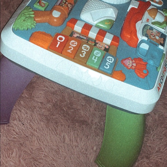 Fisher-Price Laugh & Learn Learning Table - Picture 3 of 3